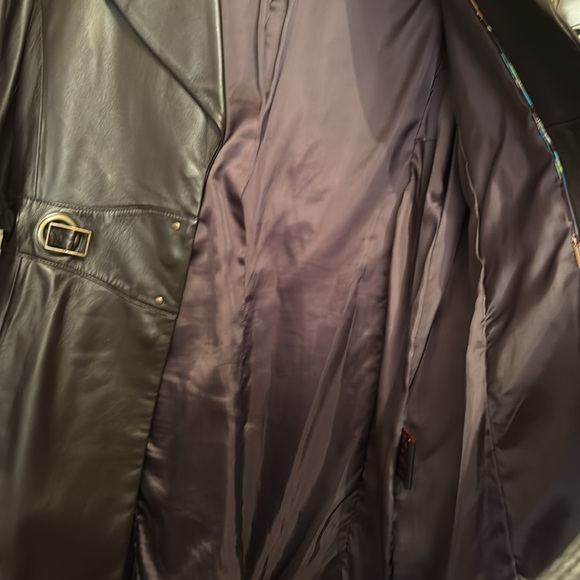 Leather coat - Picture 7 of 9